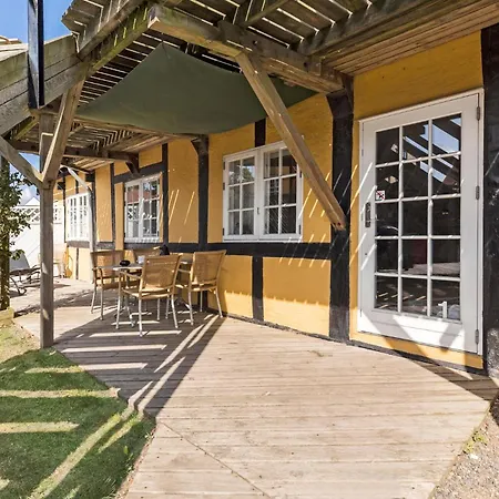 2 Bedroom Awesome In *