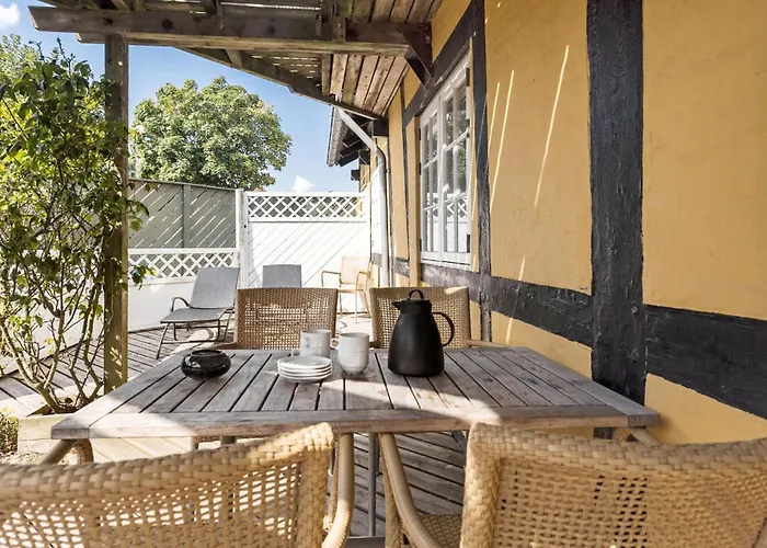 Apartment 2 Bedroom Awesome In